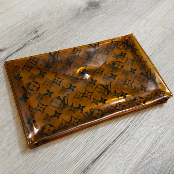 Louis Vuitton Handbags - Louis Vuitton Monogram Clear Clutch Bag